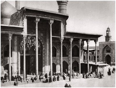 Brama wejściowa meczetu Kadimain prowadząca do grobowca Imama Moosa Al Kadima, 1925 autorstwa A. Kerim