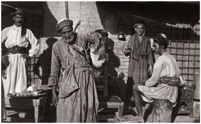 Bezpłatna dystrybucja zimnej wody pitnej, Irak, 1925 autorstwa A. Kerim