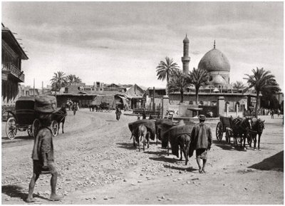 Widok ulicy od Bramy Północnej, Bagdad, Irak, 1925. autorstwa A. Kerim