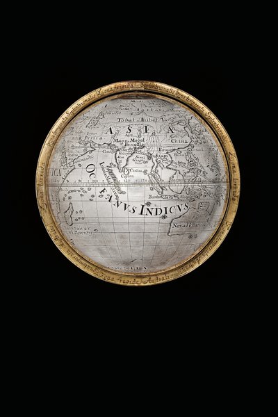 Dwa wyjątkowe globusy ziemskie i niebieskie, wspierane przez Herkulesa i Atlasa, Augsburg, 1697-99 autorstwa Abraham Drentwett