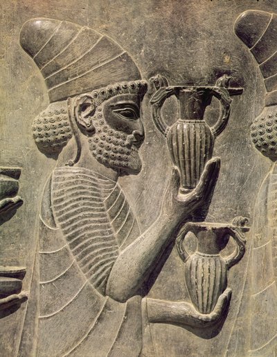 Fenicjanin niosący dwie wazony jako ofiarę, fragment płaskorzeźbionego fryzu na wschodnich schodach do Apadany, okres achemeński, ok. 515 r. p.n.e. autorstwa Achaemenid