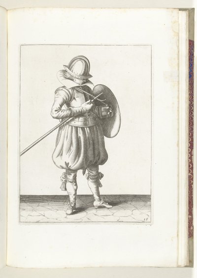 Ćwiczenie Tarcza i Kolec: Żołnierz trzyma Kolec i Tarczę blisko ciała (nr 15), 1618 Nassausche Wapen-Handelinge, van Schilt, Szpiedzy, Rappier i Tarcza : przedstawione beyde figuerlick i oprawione według nowego porządku [z] (...) Maurit autorstwa Adam van Breen