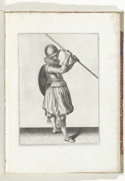 Ćwiczenie z tarczą i kolcem: Żołnierz z wygiętym kolcem w obu rękach i tarczą na grzbiecie (nr 2), 1618 Nassausche Wapen-Handelinge, van Schilt, Szpiedzy, Rappier i Tarcza: ukazani beyde figuerlick i oprawionych według nowego porządku [va autorstwa Adam van Breen