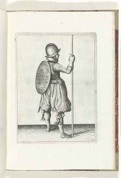 Ćwiczenie z tarczą i kolcem: żołnierz stojący z kolcem spoczywającym na ziemi obok prawej stopy (nr 30), 1618 Nassausche Wapen-Handelinge, van Schilt, Szpiedzy, Rappier i Tarcza: przedstawione beyde figuerlick i oprawione w nowy porządek autorstwa Adam van Breen