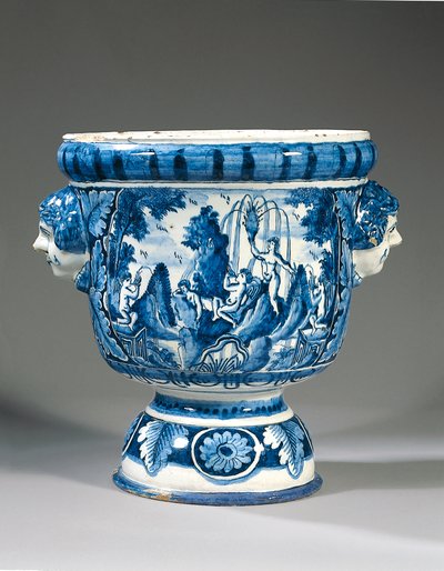 Delft niebiesko-biała dwuuchwytowa urna ogrodowa z mitologicznym postumentem autorstwa Adriaen (fl.1868 d.1701) (attr.to) Kocks