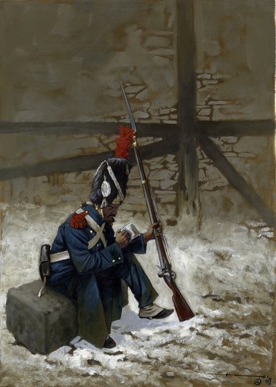 Pierwsze Cesarstwo: grenadier gwardii w płaszczu siedzi na śniegu. Rysunek autorstwa Alessandro Lonatiego autorstwa Alessandro Lonati