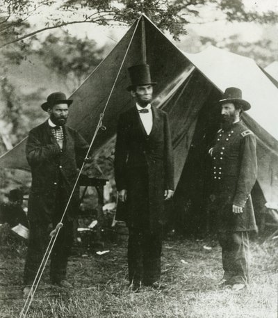 Abraham Lincoln z Allanem Pinkertonem i generałem dywizji Johnem A. McClernandem, 1862 autorstwa Alexander Gardner