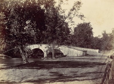 Burnside Bridge, Across the Antietam, niedaleko Sharpsburga, nr 1, wrzesień 1862, 1862. autorstwa Alexander Gardner