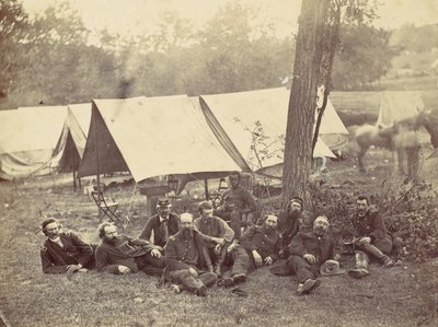 Grupa w Kwaterze Głównej Armii Potomaku, Antietam, październik 1862, 1862. autorstwa Alexander Gardner