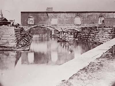 Ruiny w pobliżu Canal Basin, Richmond, 1865. autorstwa Alexander Gardner