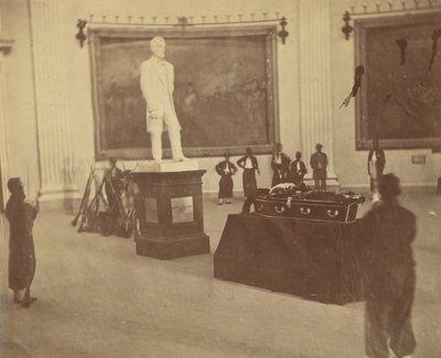 [Thaddeus Stevens leżący w stanie w Rotundzie Kapitolu w Waszyngtonie], 1867. autorstwa Alexander Gardner