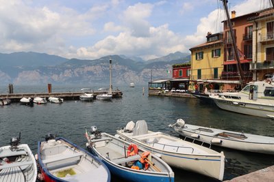 portu w Malcesine autorstwa Alexandra Joseph
