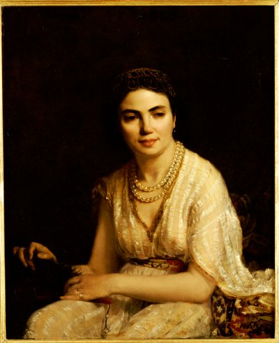 Portret kobiety noszącej naszyjnik z pereł i trzymającej wachlarz autorstwa Alexei Alexevich Harlamoff