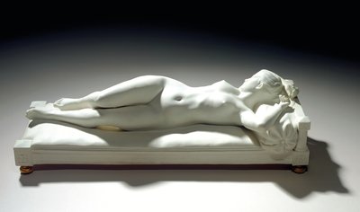 Sevres biszkoptowa figura leżącej nagości, „Le Repos” autorstwa Alfred Boucher