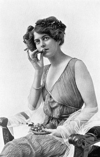 Irena Warren, 1908-1909. autorstwa Alfred Ellis and Walery
