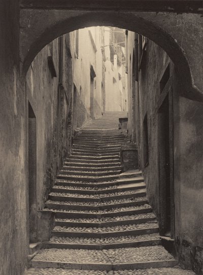 Ulica w Bellagio autorstwa Alfred Stieglitz