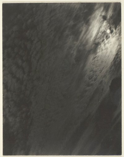 Odpowiednik, z zestawu A trzeciego zestawu, druk 6, 1929. autorstwa Alfred Stieglitz