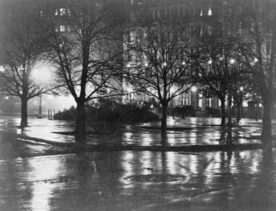 Refleksje, noc, Nowy Jork, ok. 1898 (fotograwiura) autorstwa Alfred Stieglitz