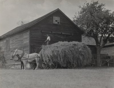 Wóz z sianem i stodoła autorstwa Alfred Stieglitz