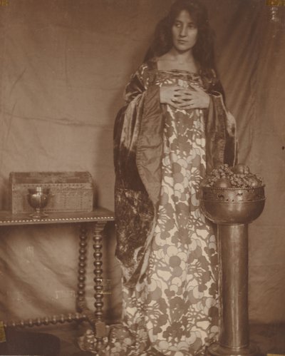 Portret Alice Dieudonne Chase, ca. 1906. autorstwa Alice Gerson Chase