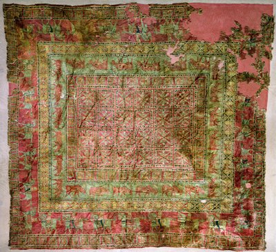 Dywan palowy przedstawiający konie, jeźdźców, daniele i gryfy, z kurhanów Pazyryk, V-IV wiek pne (tekstylny) (szczegóły patrz 165705) autorstwa Altaic School