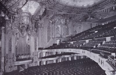 Chicago: Wnętrze, Teatr Orientalny (zdjęcie czarno-białe) autorstwa American Photographer (after)