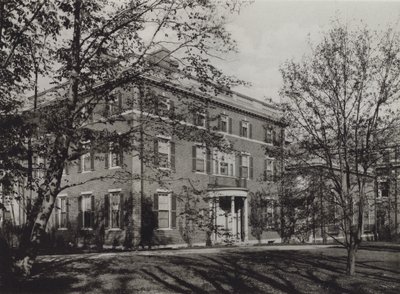 Uniwersytet Harvarda: Rezydencja prezydenta Lowella (zdjęcie czarno-białe) autorstwa American Photographer (after)