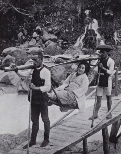 Japonka przekraczająca rzekę Daiya w pobliżu Nikko (zdjęcie czarno-białe) autorstwa American Photographer (after)