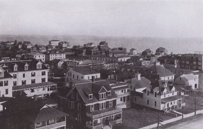 Old Orchard Beach, Maine: Wioska patrząca na wschód od Old Orchard House (zdjęcie czarno-białe) autorstwa American Photographer (after)
