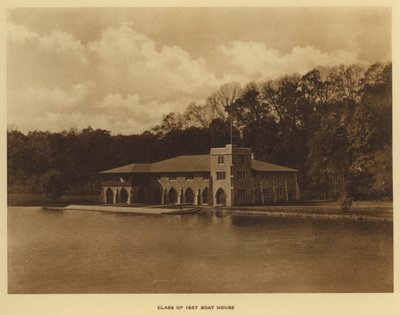Princeton University: klasa 1887 Boat House (zdjęcie czarno-białe) autorstwa American Photographer (after)