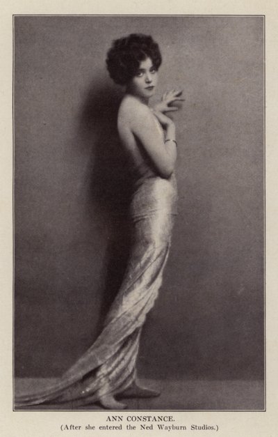 Ann Constance (zdjęcie czarno-białe) autorstwa American Photographer