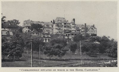 "Dobrze położony, na którym znajduje się Hotel Castleton" (zdjęcie czarno-białe) autorstwa American Photographer
