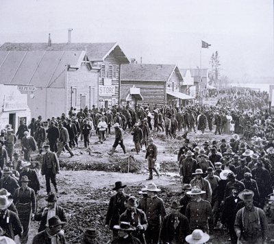 Dawson City podczas gorączki złota Klondike (1897-98) 1898 (zdjęcie czarno-białe) autorstwa American Photographer