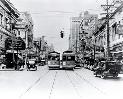 Ulica Wiązów, Dallas 1922 autorstwa American Photographer