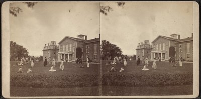 Front of the Mansion and trawnik, Oneida Community, New York State, c.1870 autorstwa American Photographer