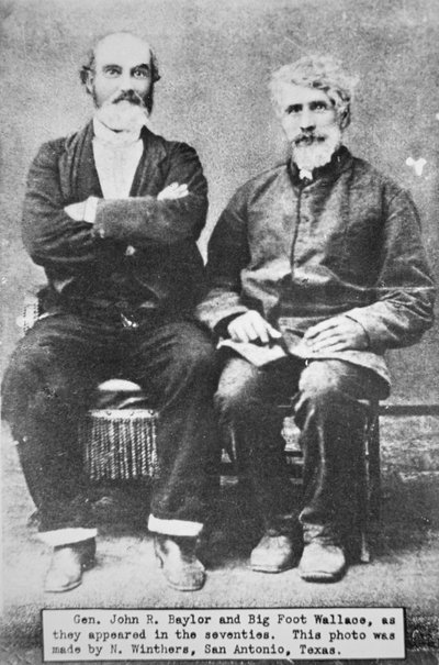 Generał John R. Baylor (1822-94) i William „Bigfoot” Wallace (1817-99) w N. Winthers, San Antonio, ok. 1870 (zdjęcie czarno-białe) autorstwa American Photographer