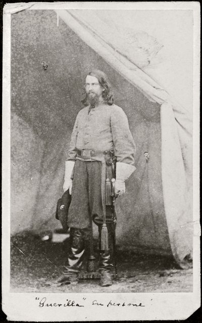"Guerilla" (zdjęcie czarno-białe) autorstwa American Photographer