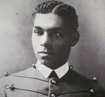 Henry Ossian Flipper (1856-1940) pierwszy czarny absolwent Akademii Wojskowej West Point (zdjęcie czarno-białe) autorstwa American Photographer