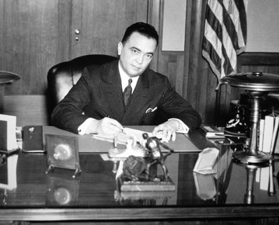 J. Edgar Hoover (1895-1972) 1935 (zdjęcie czarno-białe) autorstwa American Photographer