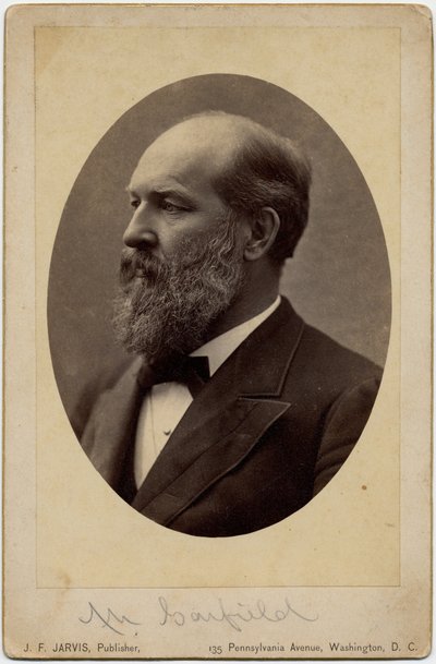James Abram Garfield (1831-1881), 20 prezydent Stanów Zjednoczonych Ameryki, fot. JF Jarvis, Waszyngton DC (zdjęcie albumu) autorstwa American Photographer