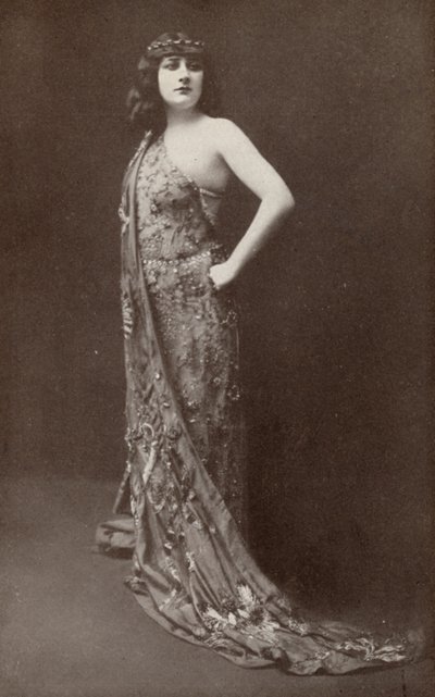 Mary Garden jako "Salome" (zdjęcie czarno-białe) autorstwa American Photographer