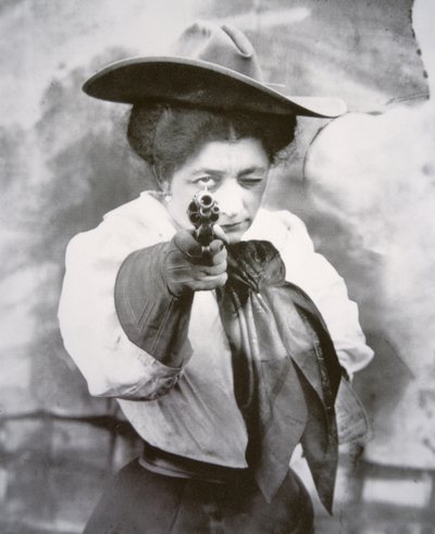 May Lillie (czarno-białe zdjęcie) autorstwa American Photographer