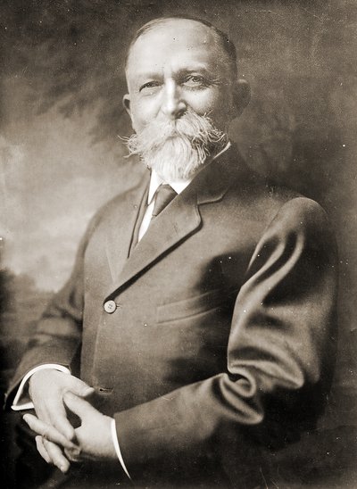 Portret Johna Harveya Kellogga (1852 - 1943) (zdjęcie w sepii) autorstwa American Photographer