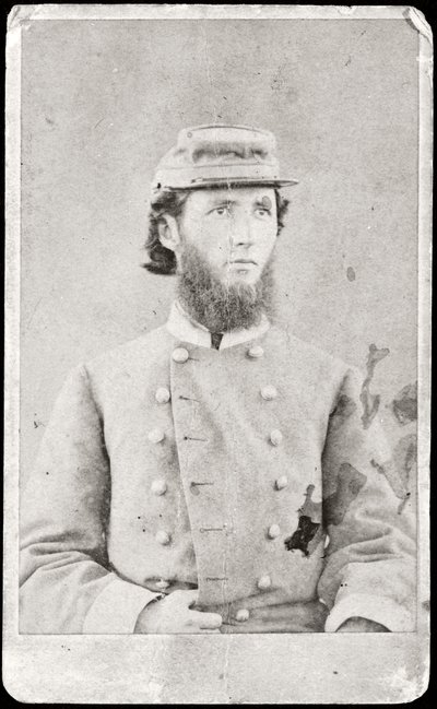 Portret żołnierza (zdjęcie czarno-białe) autorstwa American Photographer