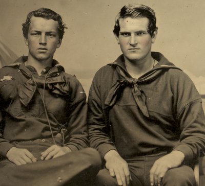 Portret dwóch marynarzy w mundurach Unii, ok. 1861 (zdjęcie tintype) autorstwa American Photographer