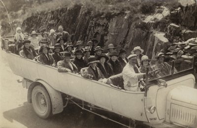 Rozciągnięta limuzyna (zdjęcie czarno-białe) autorstwa American Photographer
