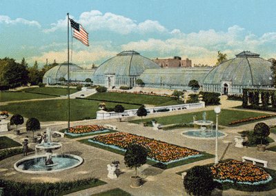 Sunken Gardens and Conservatory, Washington Park (kolorowe zdjęcie) autorstwa American Photographer
