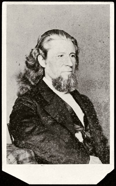 Niezidentyfikowany mężczyzna (zdjęcie czarno-białe) autorstwa American Photographer