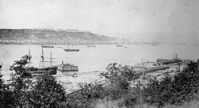 Widok Quebec City po drugiej stronie portu, ok. 1880-95 autorstwa American Photographer