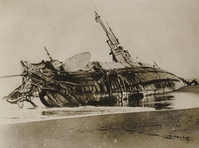 Rozbita amerykańska łódź podwodna h3, 1917 autorstwa American Photographer